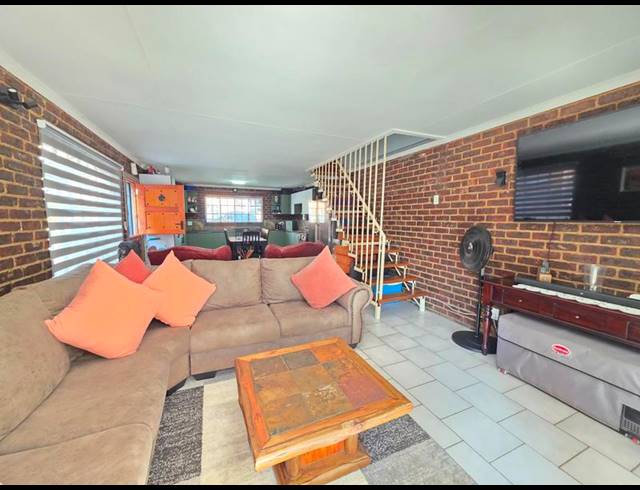 4 BEDROOM HOUSE FOR SALE IN MISTY BAY